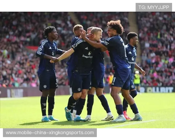 拉什福德回传队友门前补射建功